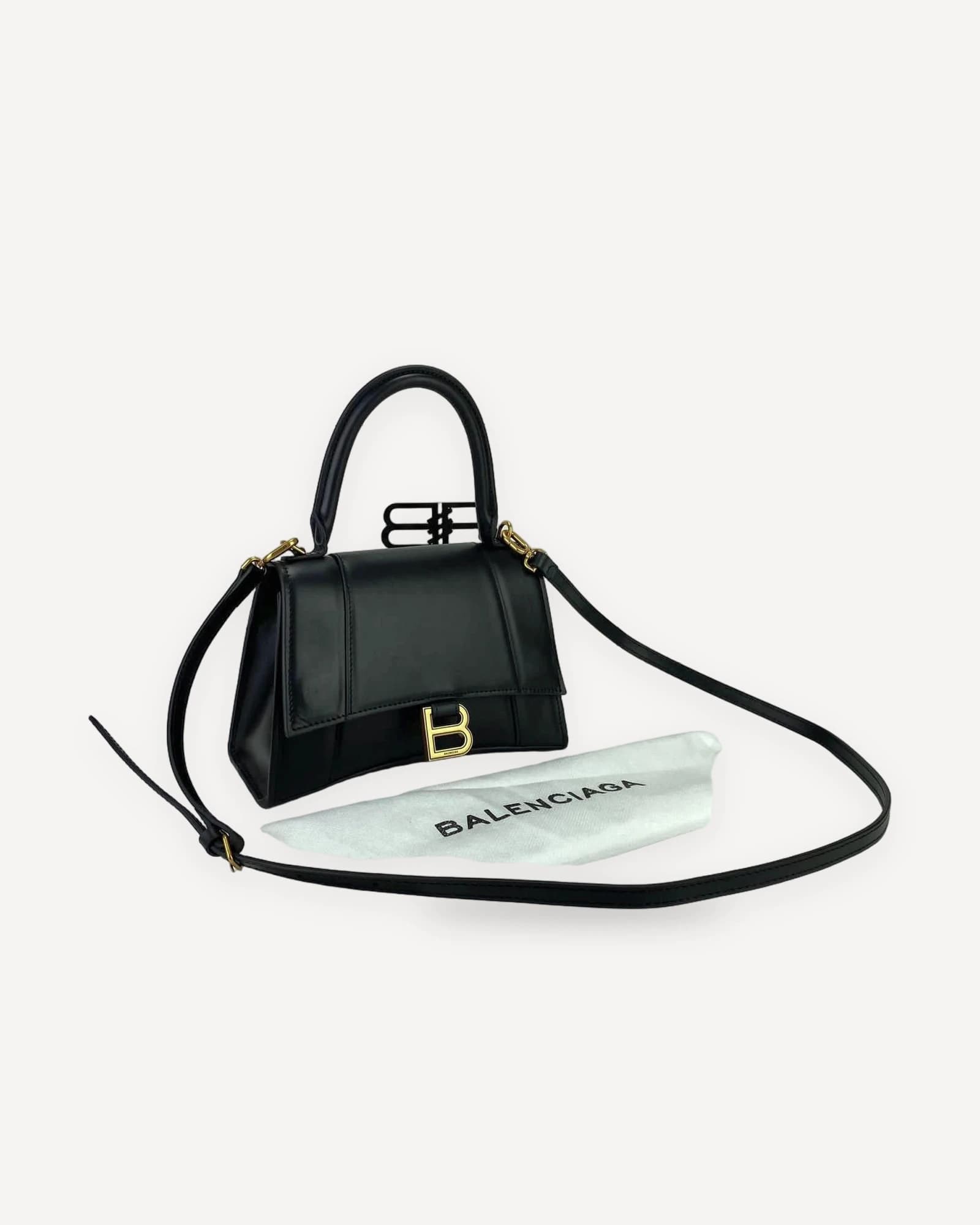 1345 in Black